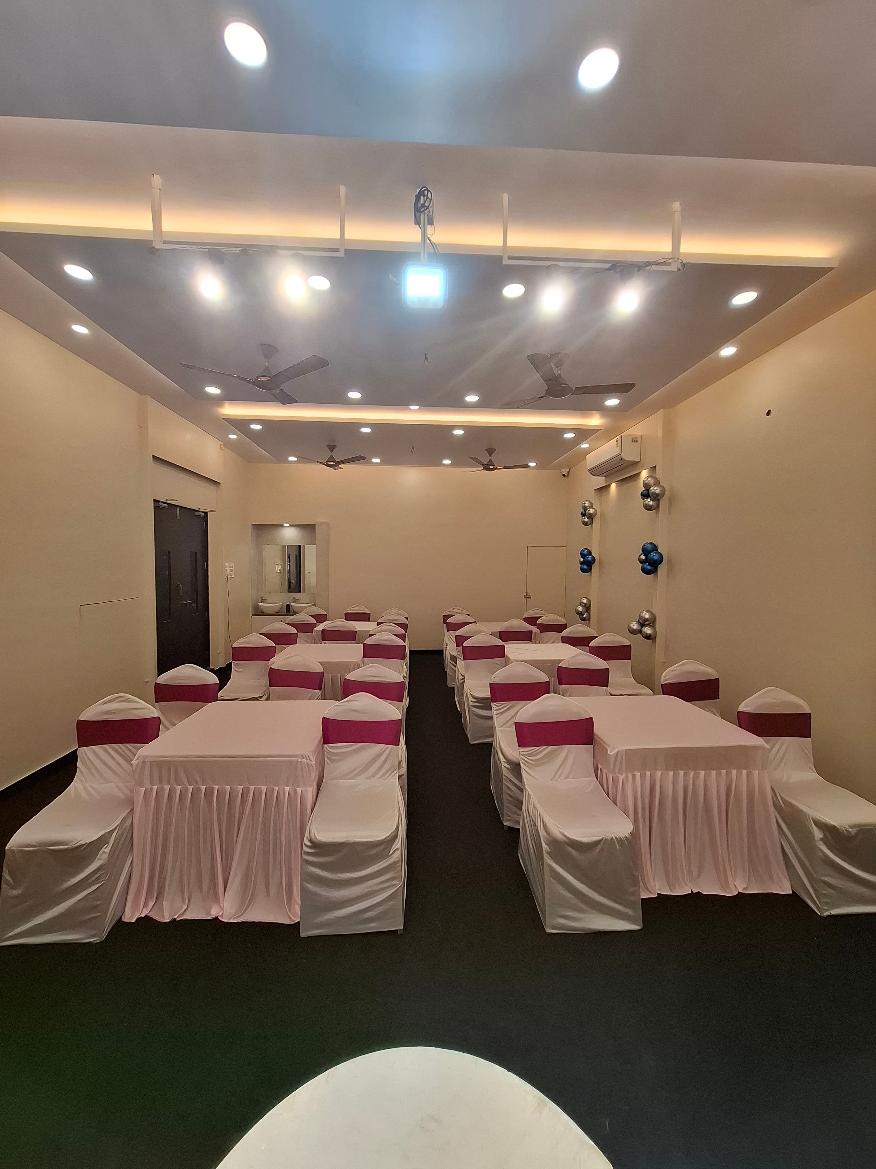 Mini hall